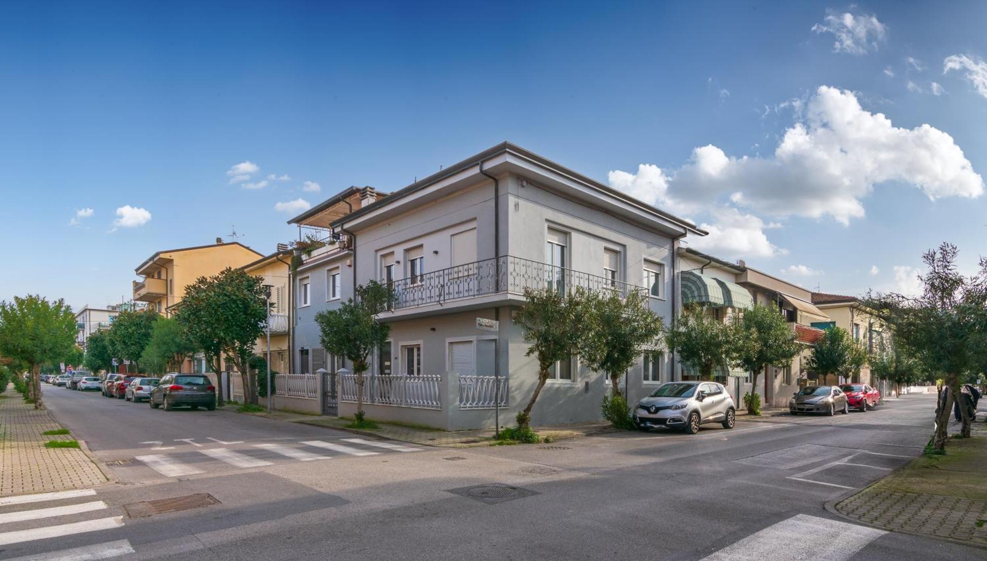 Casa Vacanze Da Antonio Ristrutturata Luglio 2023 ヴィアレッジョ エクステリア 写真